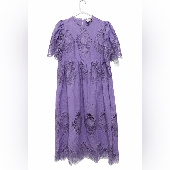 Tuckernuck Dresses & Skirts - Tuckernuck Lace Lilac Catalina Dress size Large